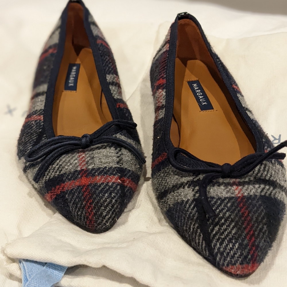Margaux flats size 37.5W
